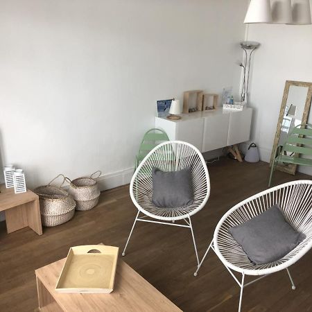 Villa Les Fleurs Appartement En Front De Mer 梅尔·莱斯·拜恩斯 外观 照片