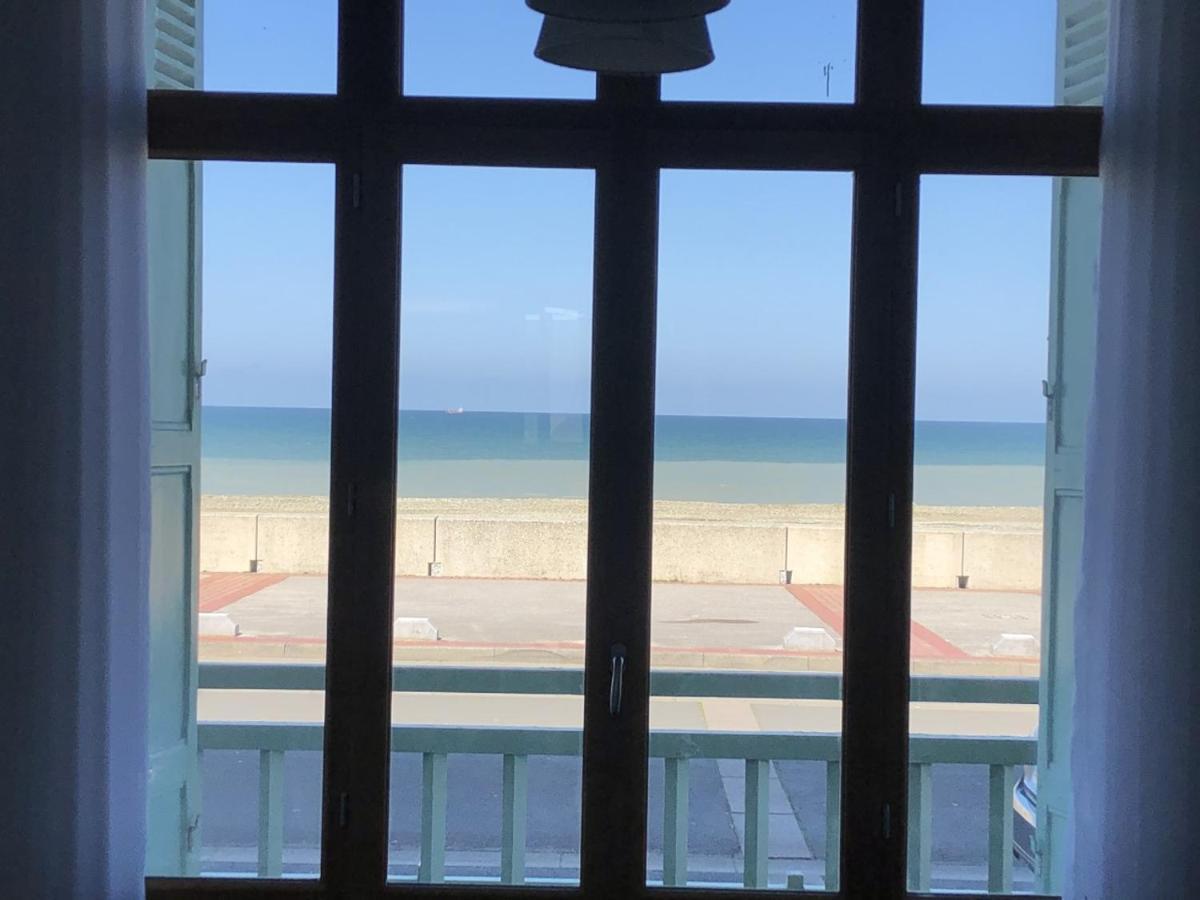 Villa Les Fleurs Appartement En Front De Mer 梅尔·莱斯·拜恩斯 外观 照片